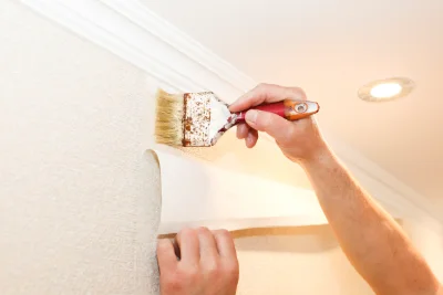 Pose de papier peint à Concorès — revêtements muraux et toiles de verre